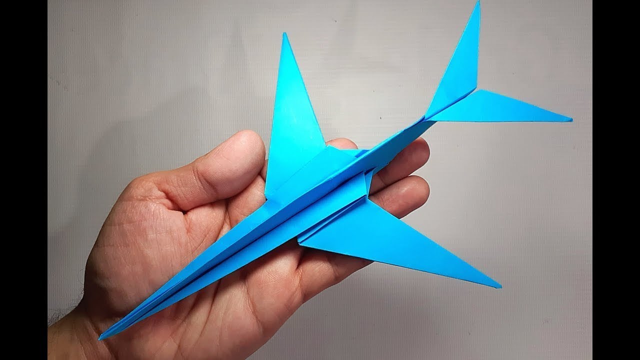 How To Make An Origami Airplane That Looks Like It Is Flying In The Sky How To Make An Origami Airplane That Looks Like It Is Flying In The Sky