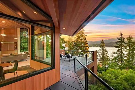 5 Lake House Designs
